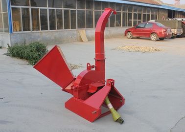 中国 機械供給の木片の餌機械 3 ポイント連結器 Pto 木製の砕木機 サプライヤー
